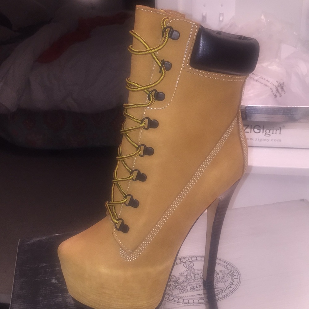 ZIGIgirl Z-Jo Tan High Heel Booties 8.5M.